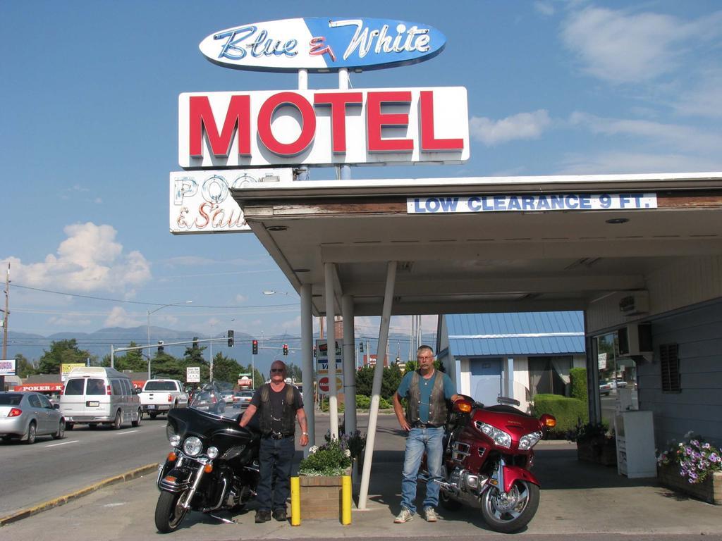 Blue And White Motelカリスペル エクステリア 写真