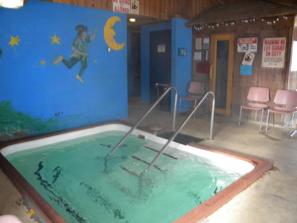 Blue And White Motelカリスペル エクステリア 写真